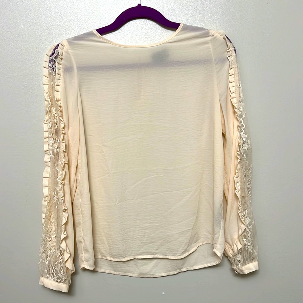 Who What Where lace sleeve blouse